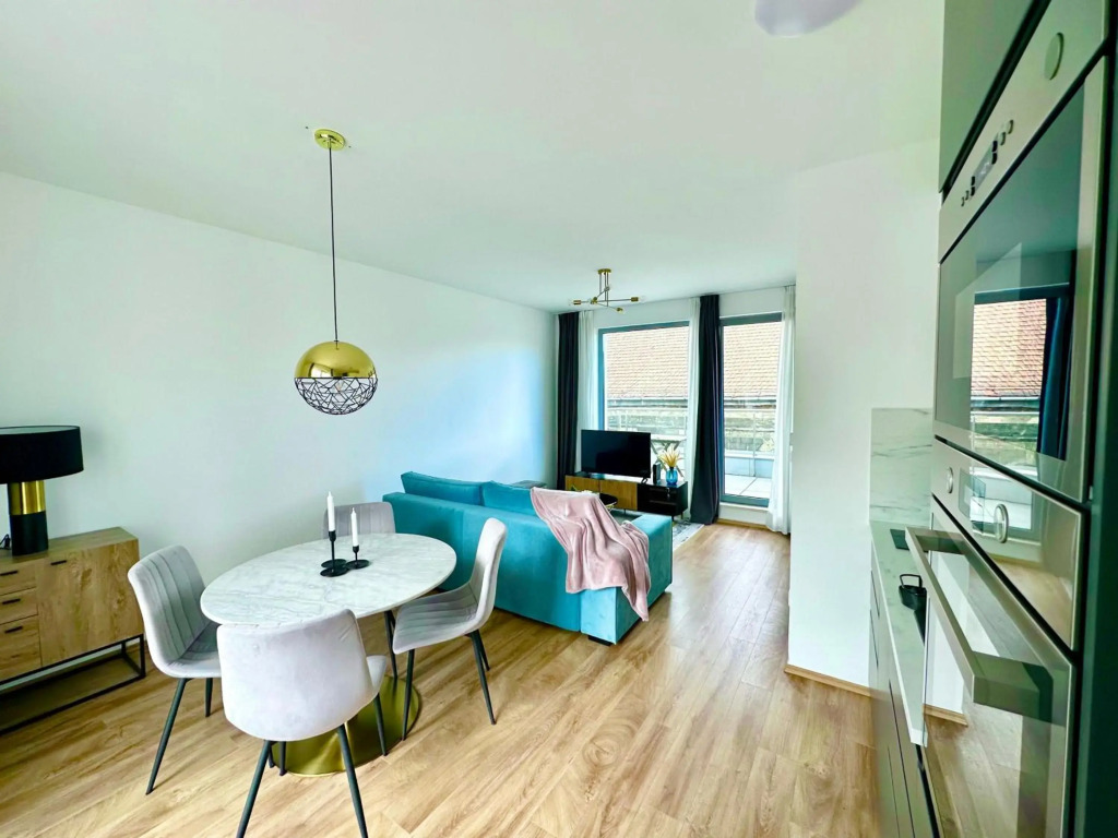 Central Apartment Budapest ~ Roof Terrace/AC/Indoor parking