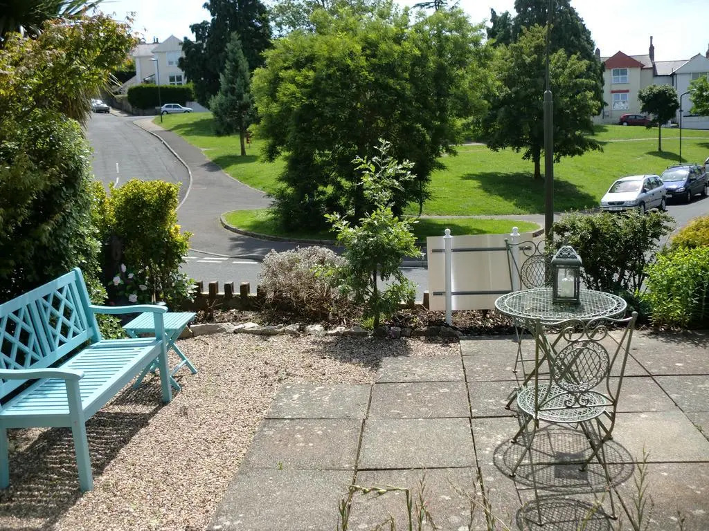 Avron House