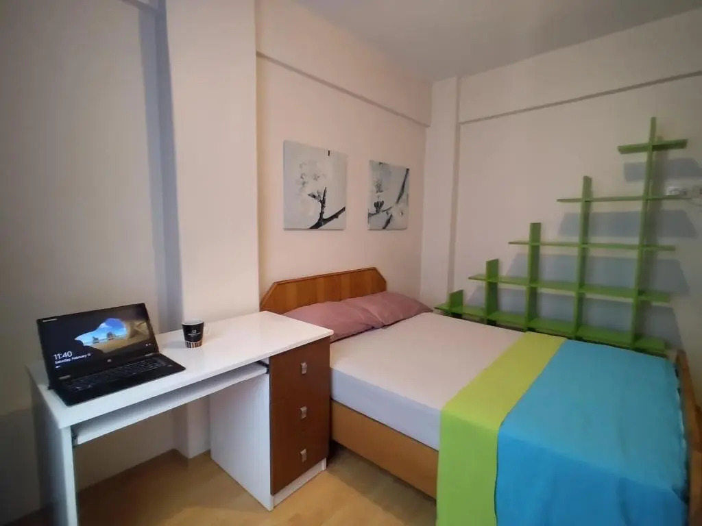 Feeling at home in İstanbul Center 5 Minutes walk to The Ataköy Metro Station & Metrobus