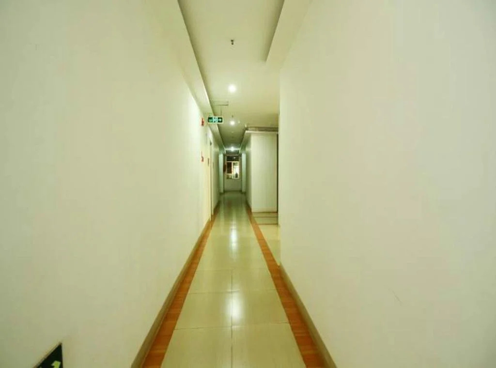 V8 Theme Hotel Lingshan