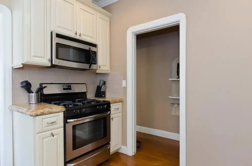 LA157 2 Bedroom Apartment By Senstay