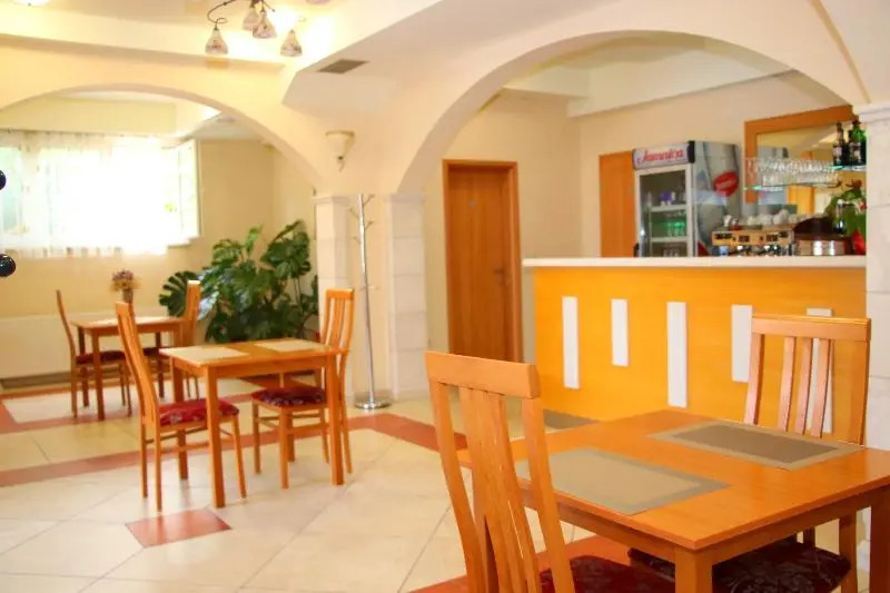 Pansion Villa Bok