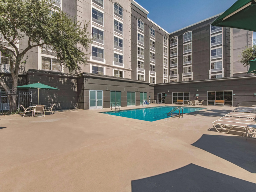 La Quinta Inn & Suites by Wyndham San Antonio Downtown