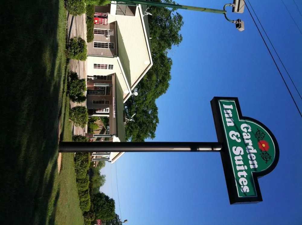 Budgetel Inn Suites Pine Mountain