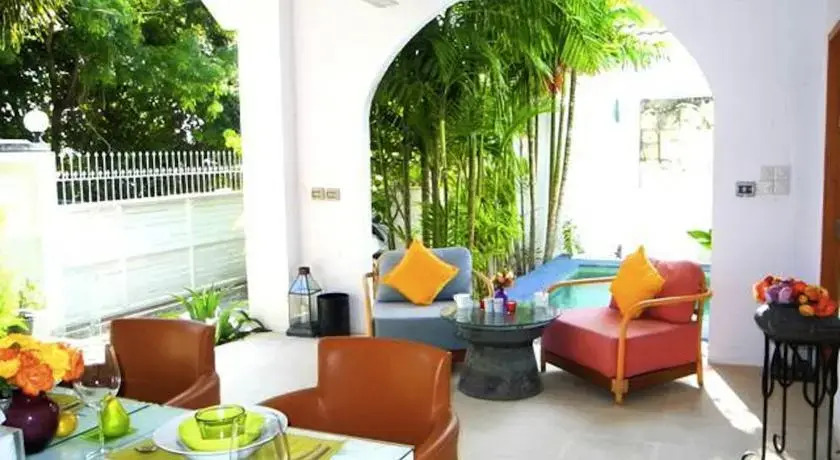 Cozy Pool Holiday home