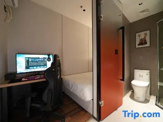 SOLO Esports Hotel