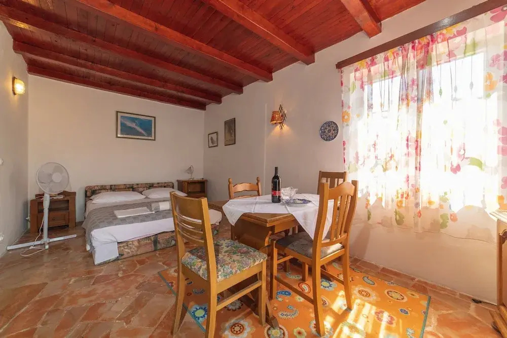 Perfect Beachfront Getaway Ideal for Families