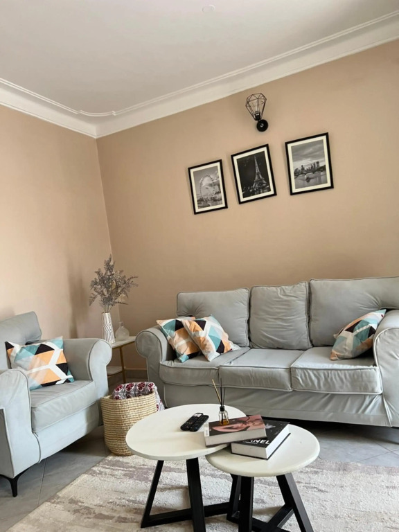 Cozy room with WIFI,parking space close to everything