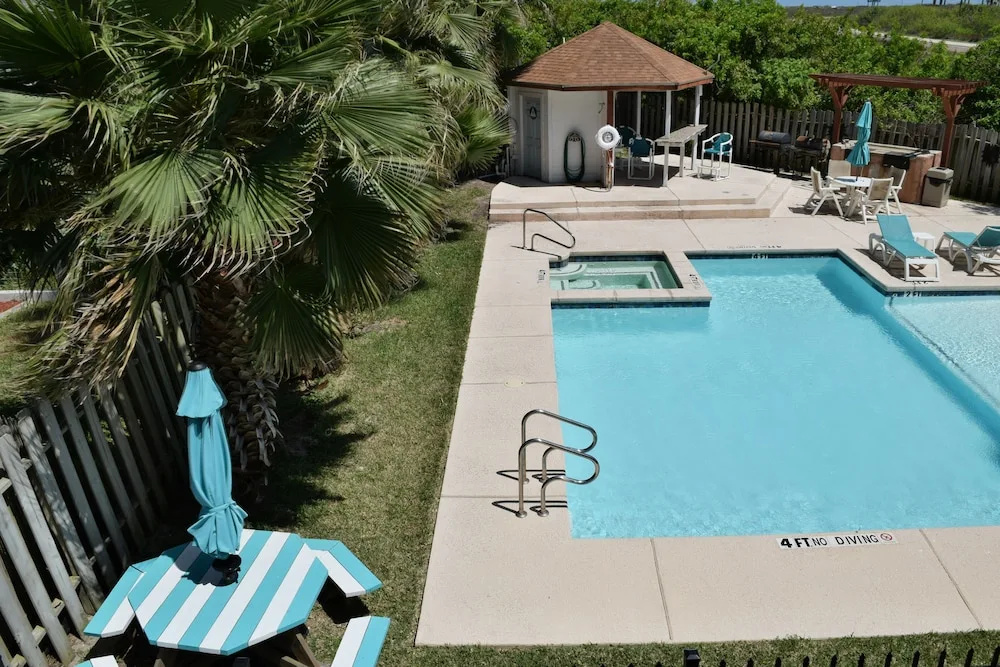 111 Sea Breeze - 1 Br Condo