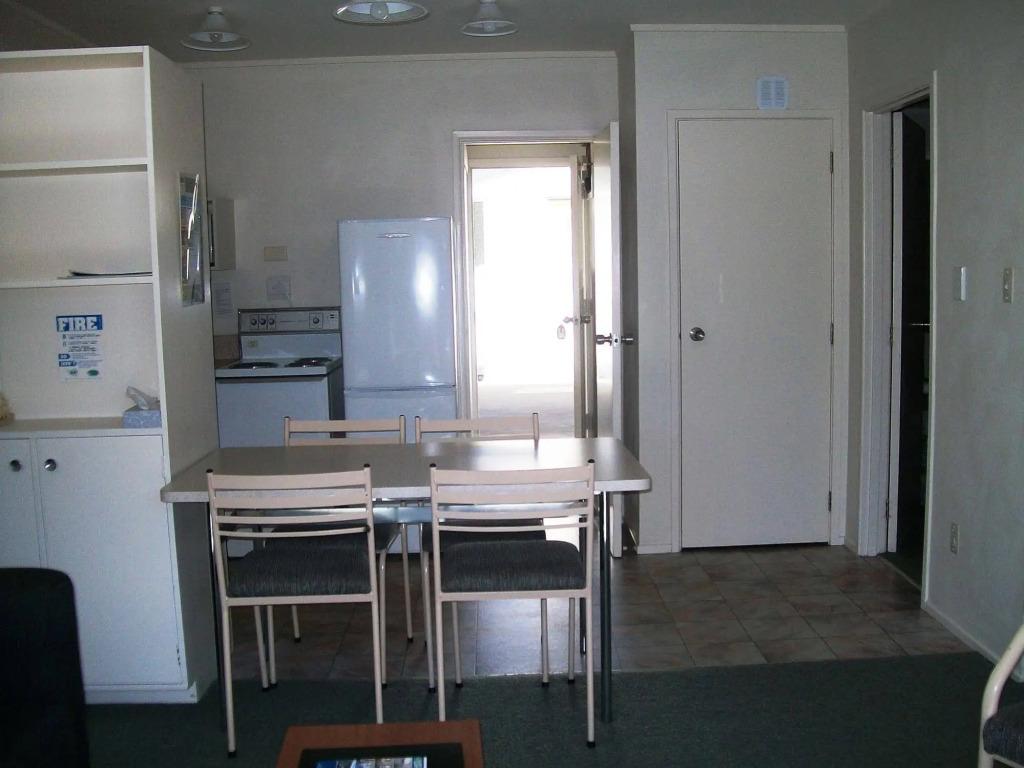 Cedar Court Motel