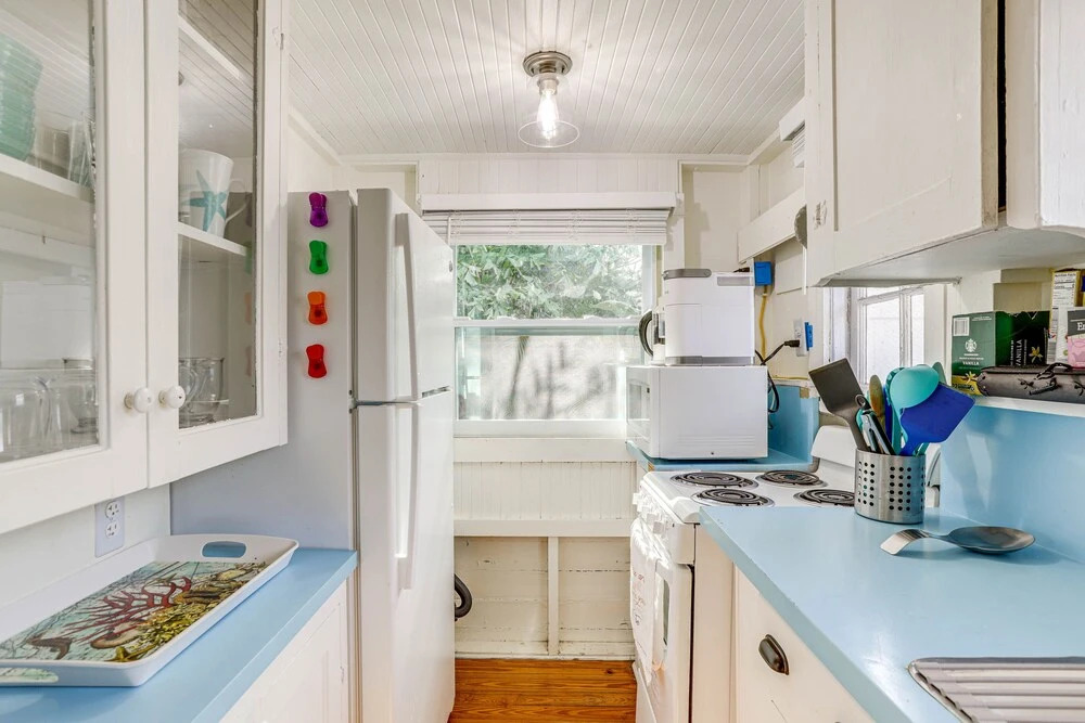 Sunny Treasure Island Bungalow, 200 Steps to Beach, Treasure Island