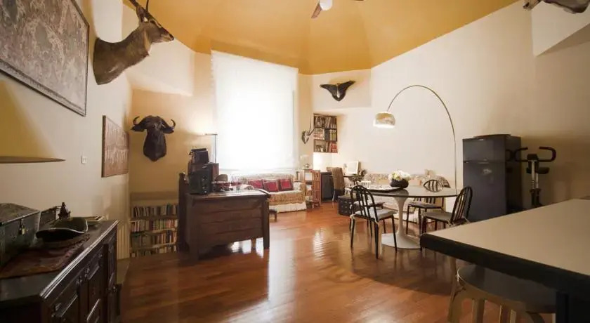 Castagnoli Halldis Apartment