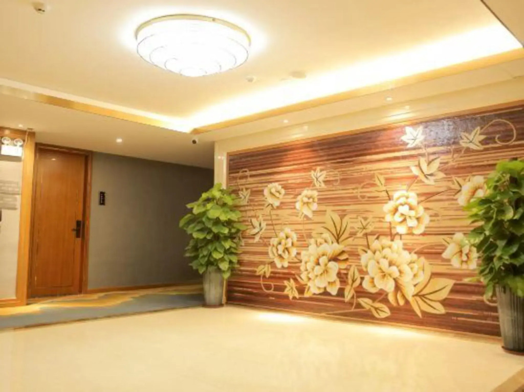 Huandu Around Capital Hotel
