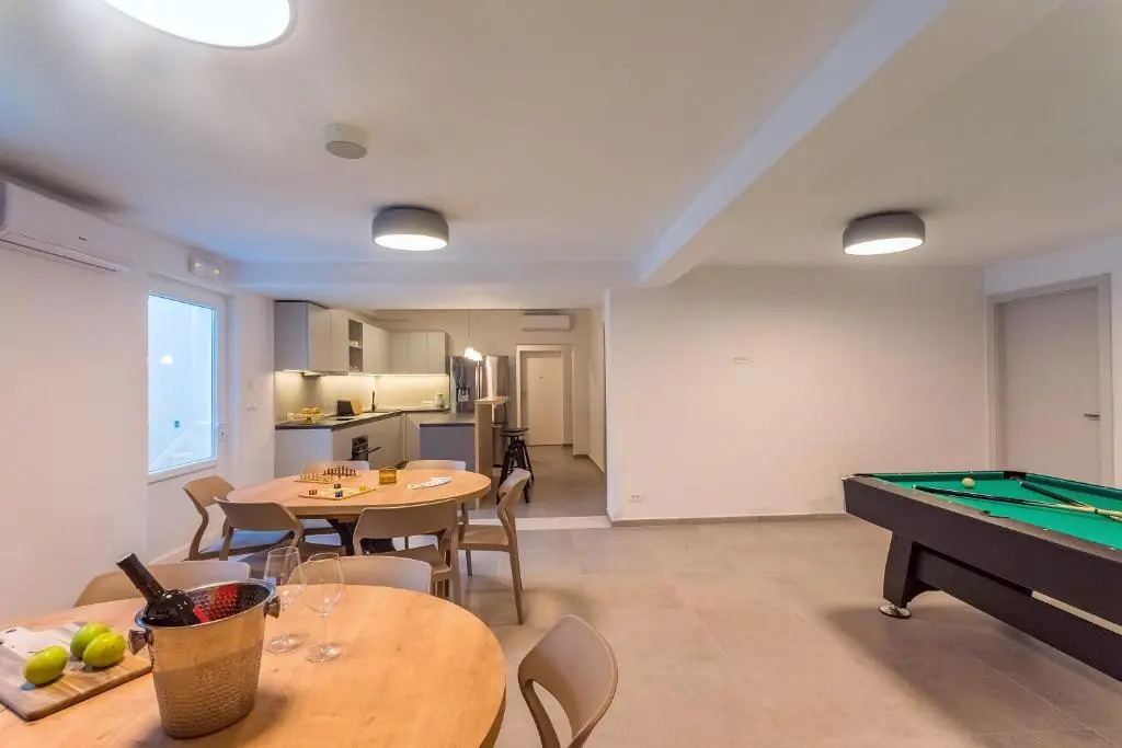 Villa Diva with 7 bedrooms, heated pool, sauna and fun zone, sea views