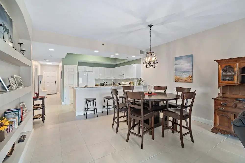 Sunny 3BR Condo Steps to Beach Pool NSB FL