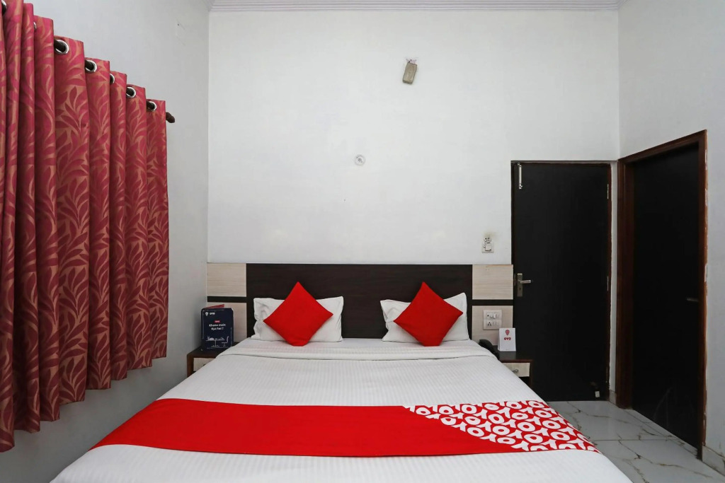 Super OYO 9928 Hotel Haveli Inn1