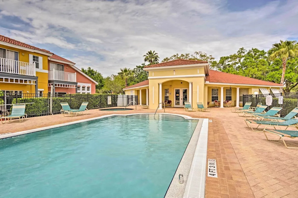 Bright Kissimmee Townhome Near Disney World!