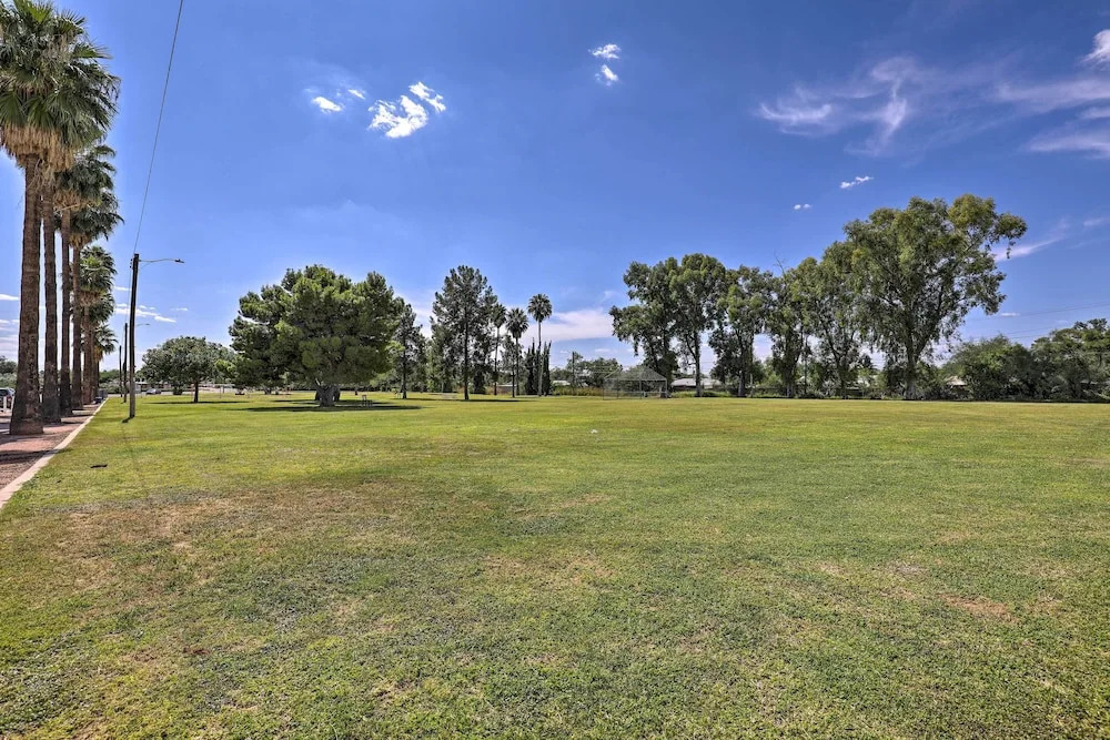 Pet-friendly Home, 4 Miles to U of A Campus