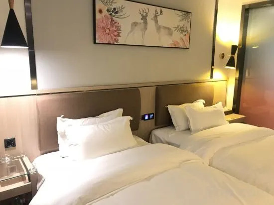Moli Huakai Chain Hotel Huanggang Yiai Lake