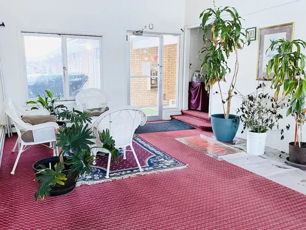 Super 9 Motel