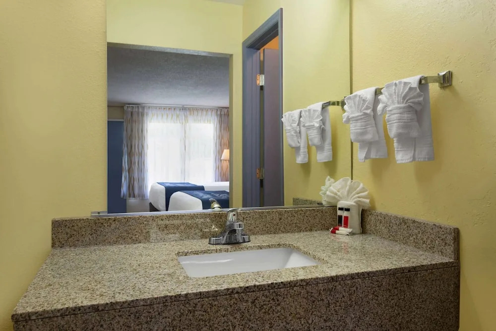 Days Inn Greensboro Airport