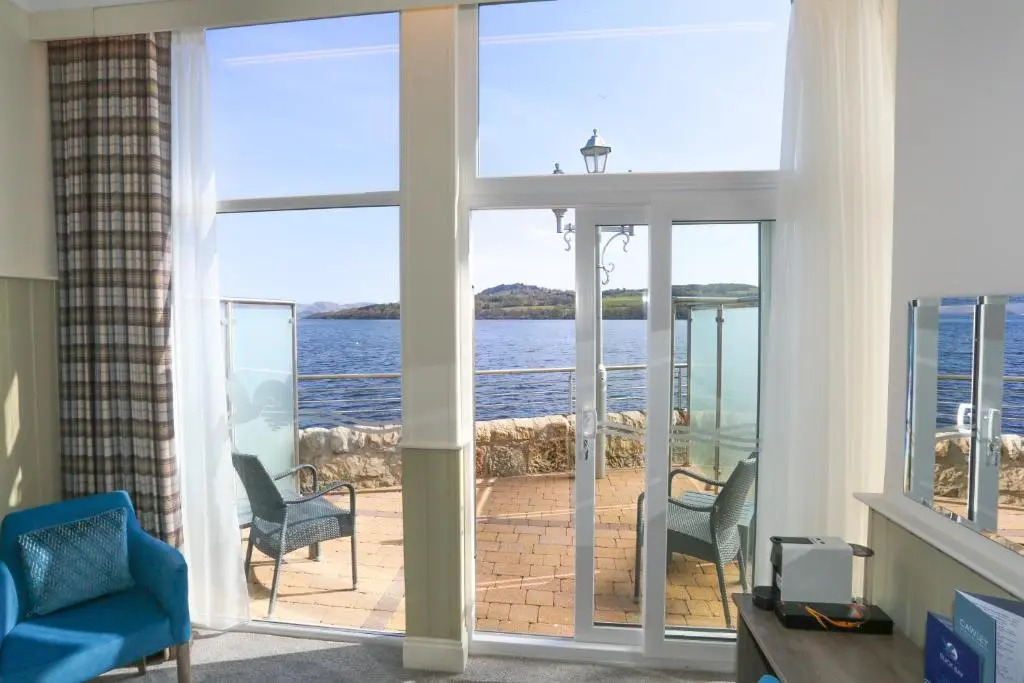 Duck Bay Hotel