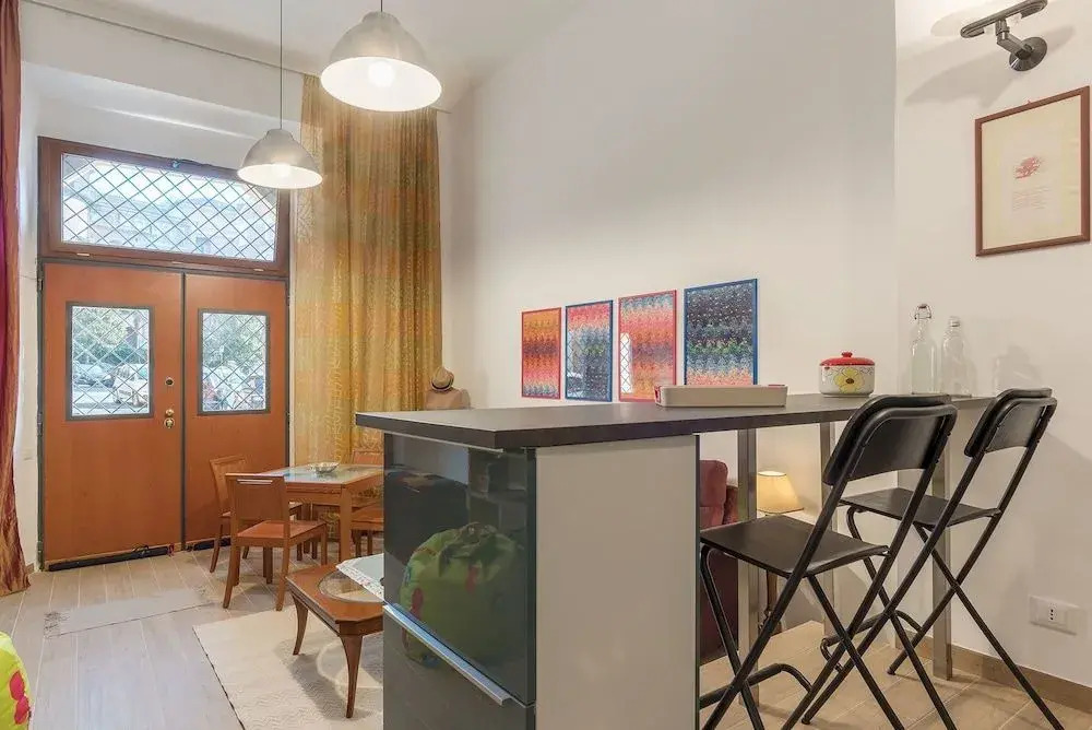 Monti Artistic Flat