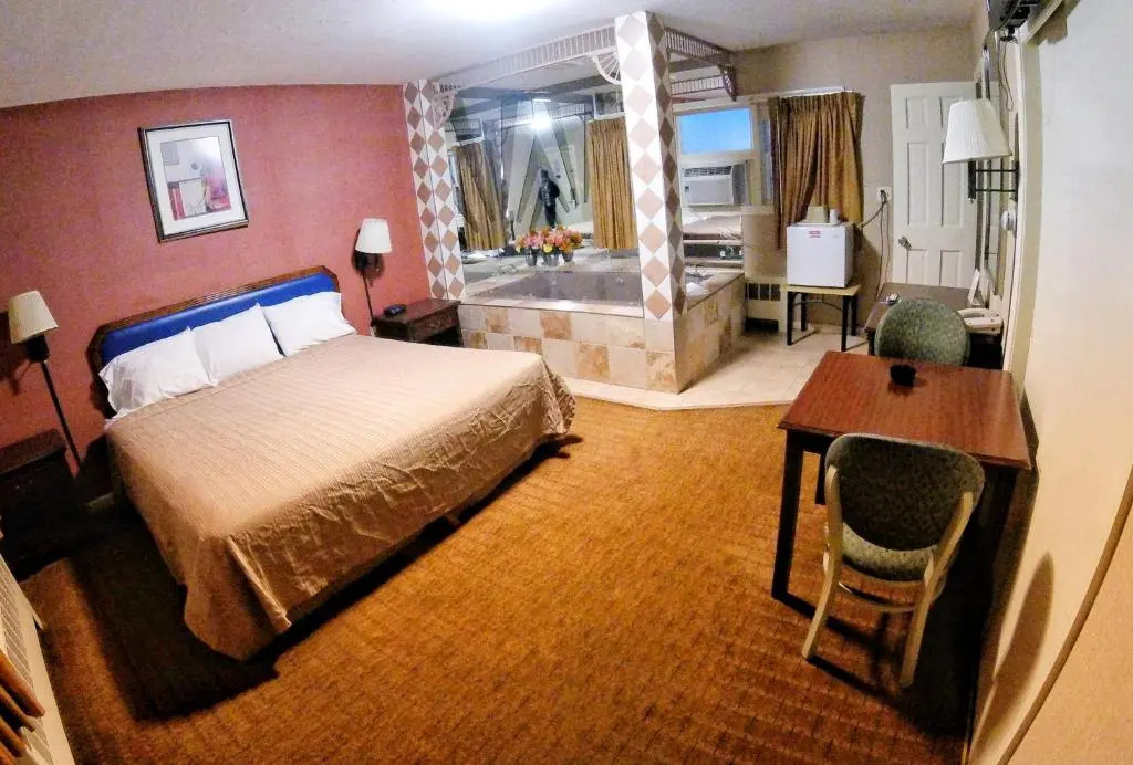 Red Carpet Inn West Springfield