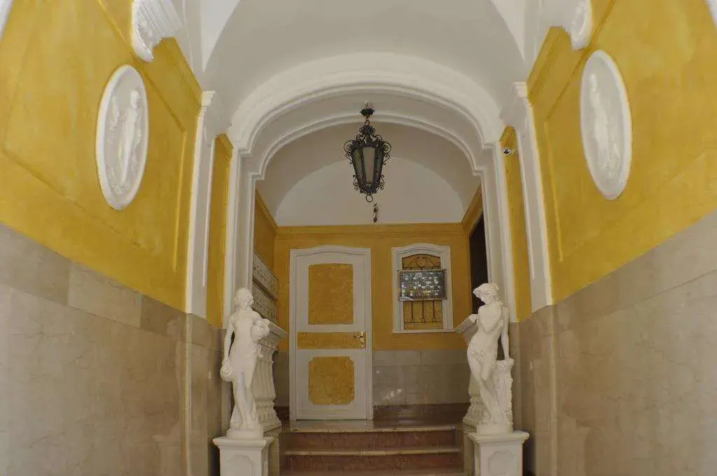 Amico Hotel