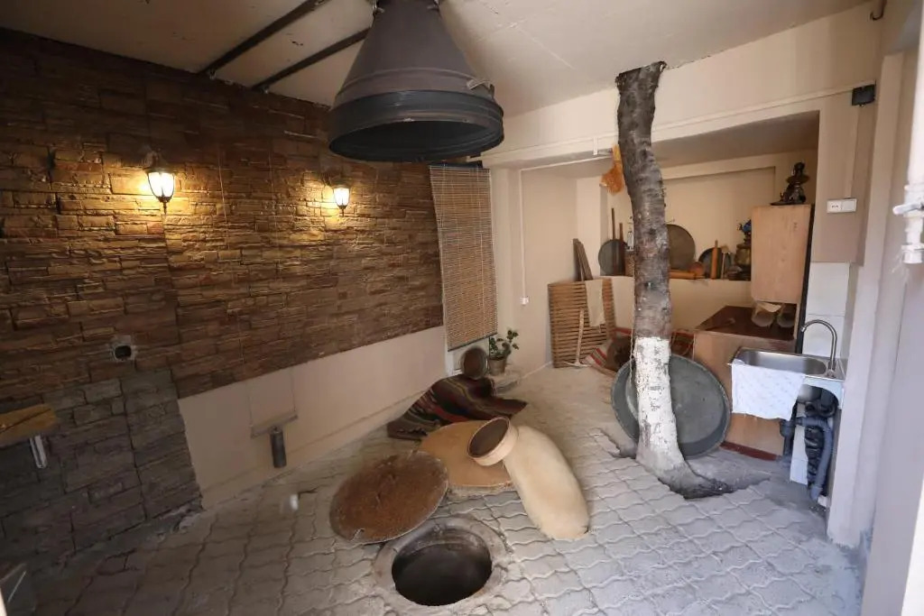 Blue Poppy - 1 BR - Self Checkin - Garden - BBQ