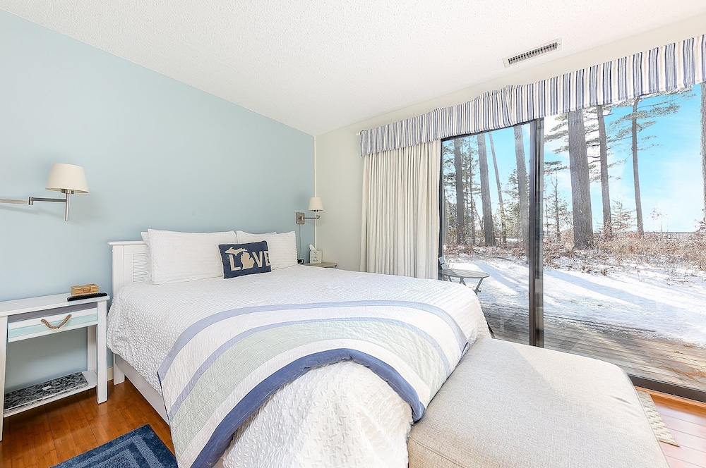 Lovely Beachside Studio 5679