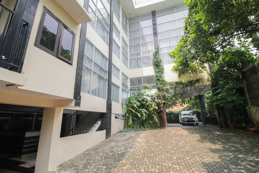 Airy Eco Kemang Ampera Raya Gang Sosial 29A Jakarta