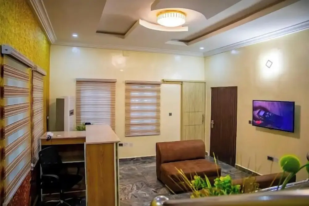 Star Diamond View Lounge and Suites