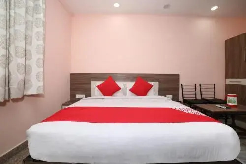 OYO 15512 Hotel Shivalaya