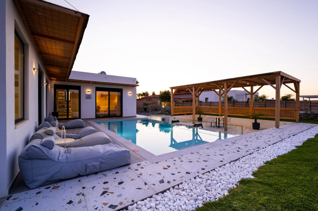 Sardines Luxury Villa 2