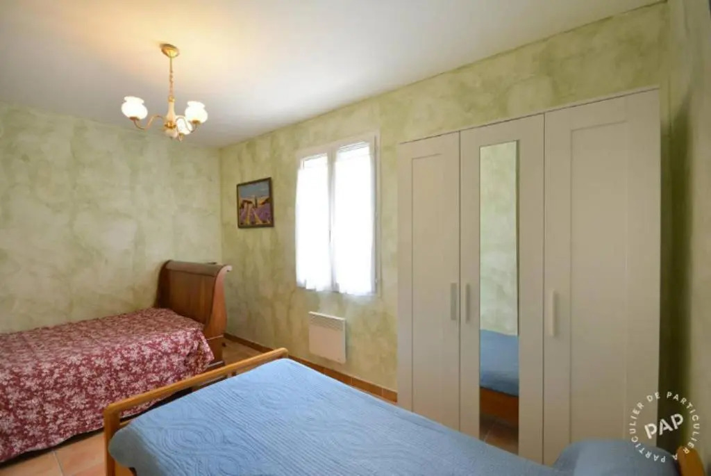 Maison de 3 chambres avec piscine partagee terrasse et wifi a Rustrel