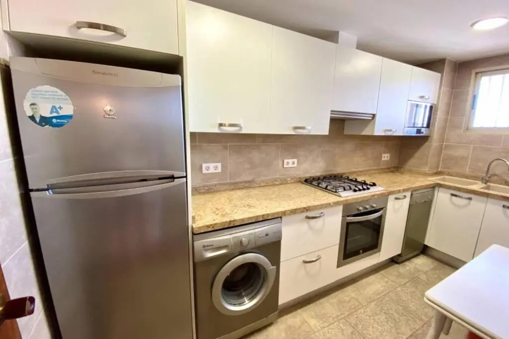 Leo piso 20 apartamento 4 pax Inmobiliaria Leo PLaya de San Juan