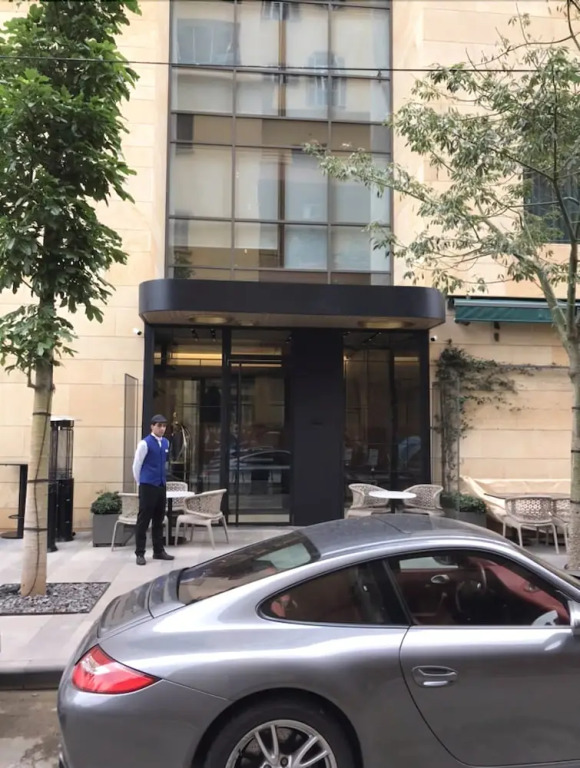 Monot Suites