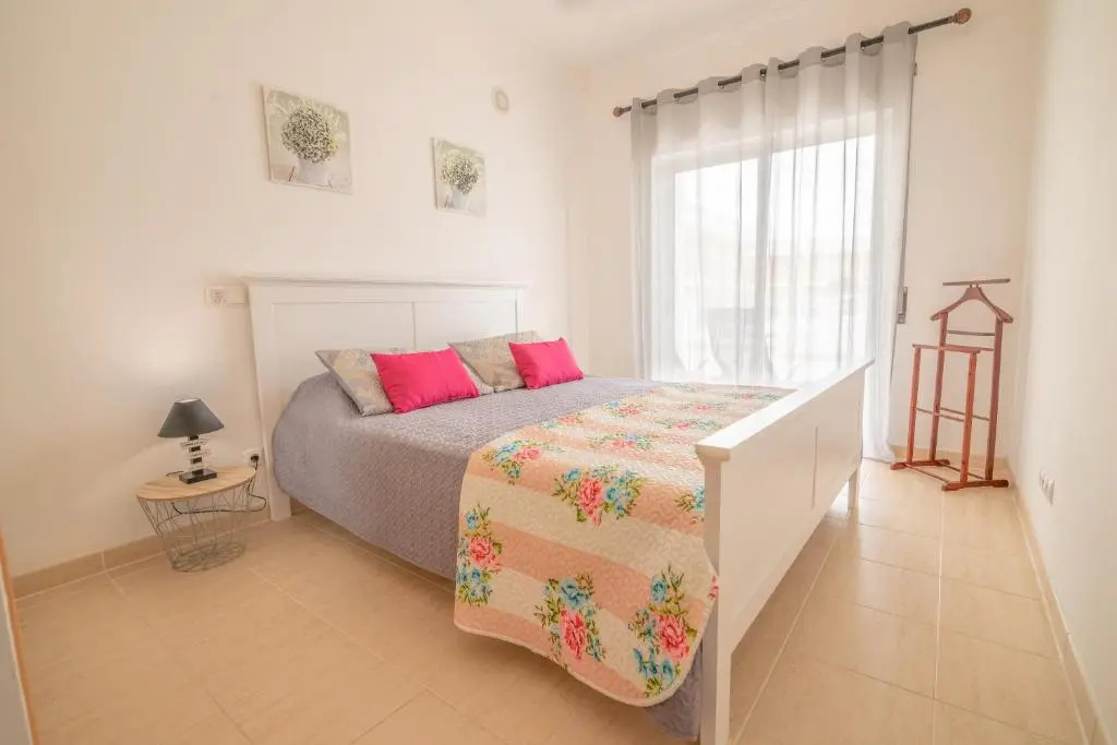 2 Bedroom & 2 Bathroom, pool, playground, air con, parking, wifi, netflix