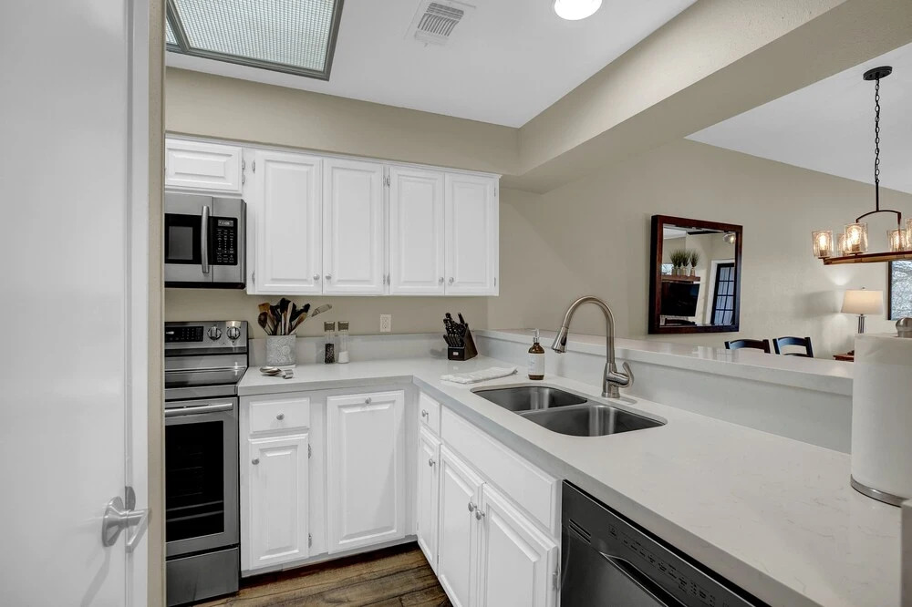 Luxury Riverfront Condo 1 BLK to Schlitterbahn!
