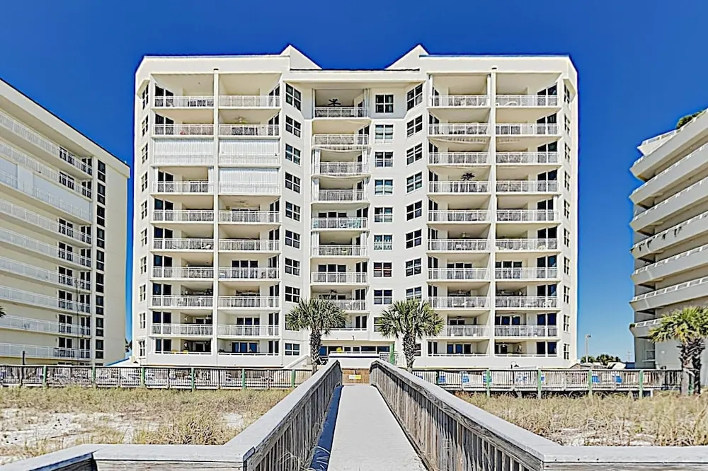 New Listing! Gulf-front Getaway W/ Pools & Hot Tub 2 Bedroom Condo