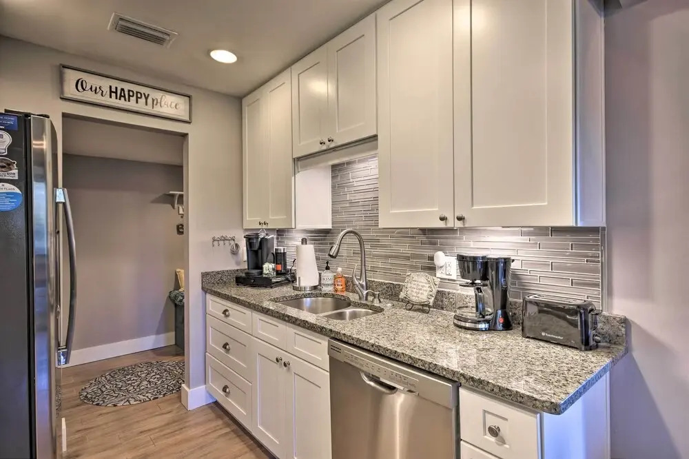 Resort Condo: Golf & Pond View, Walk to Beach