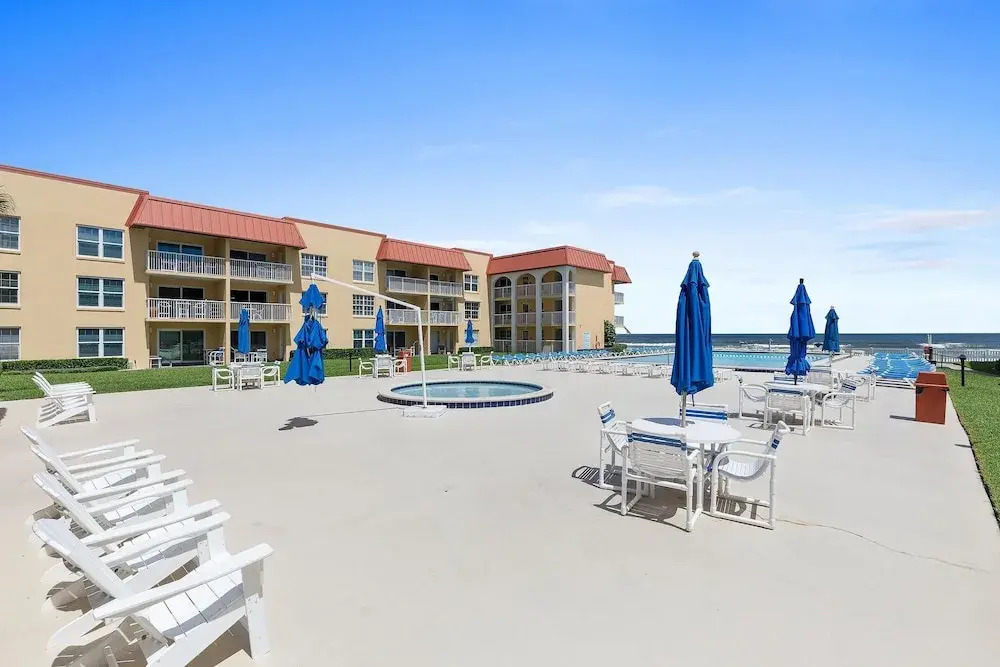 Point East 320