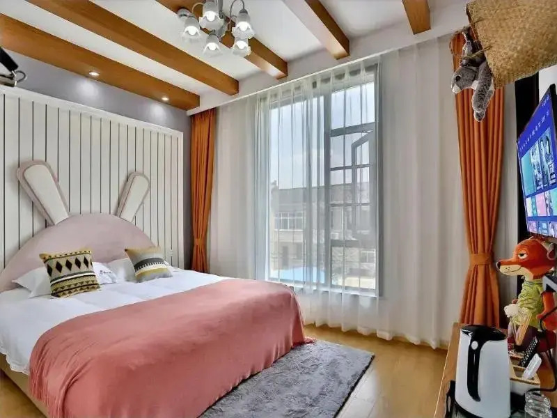 Shanghai Monegative Time Garden Hotel Disney Store