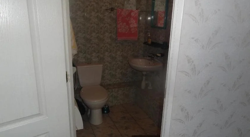 Sia Rebir D, Hotel Rebir