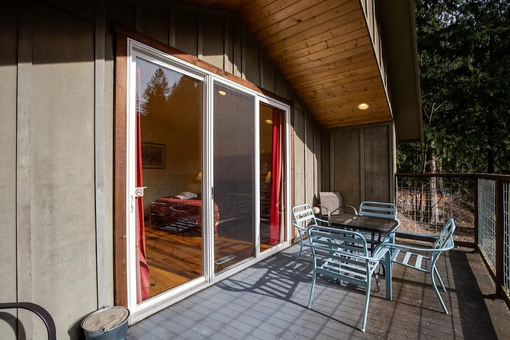 70MBR- Hot Tub - BBQ - Wi-Fi - Pets Ok - Sleeps 8