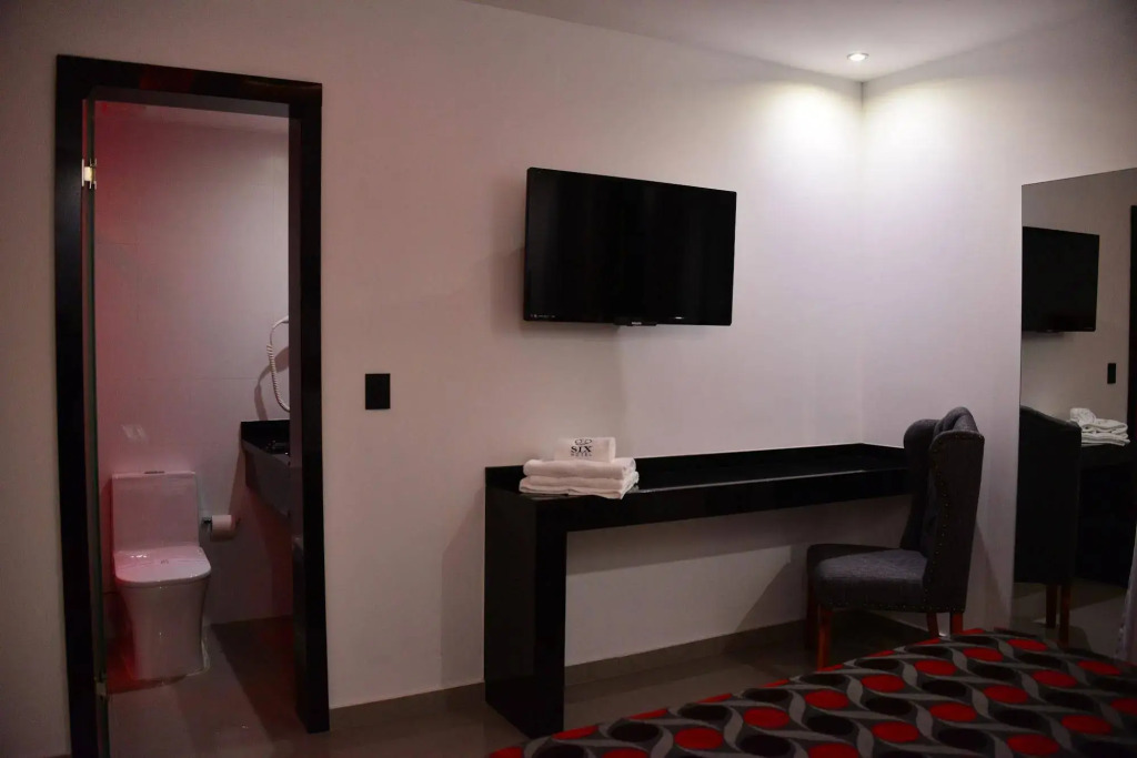 Six Hotel Guadalajara Expiatorio