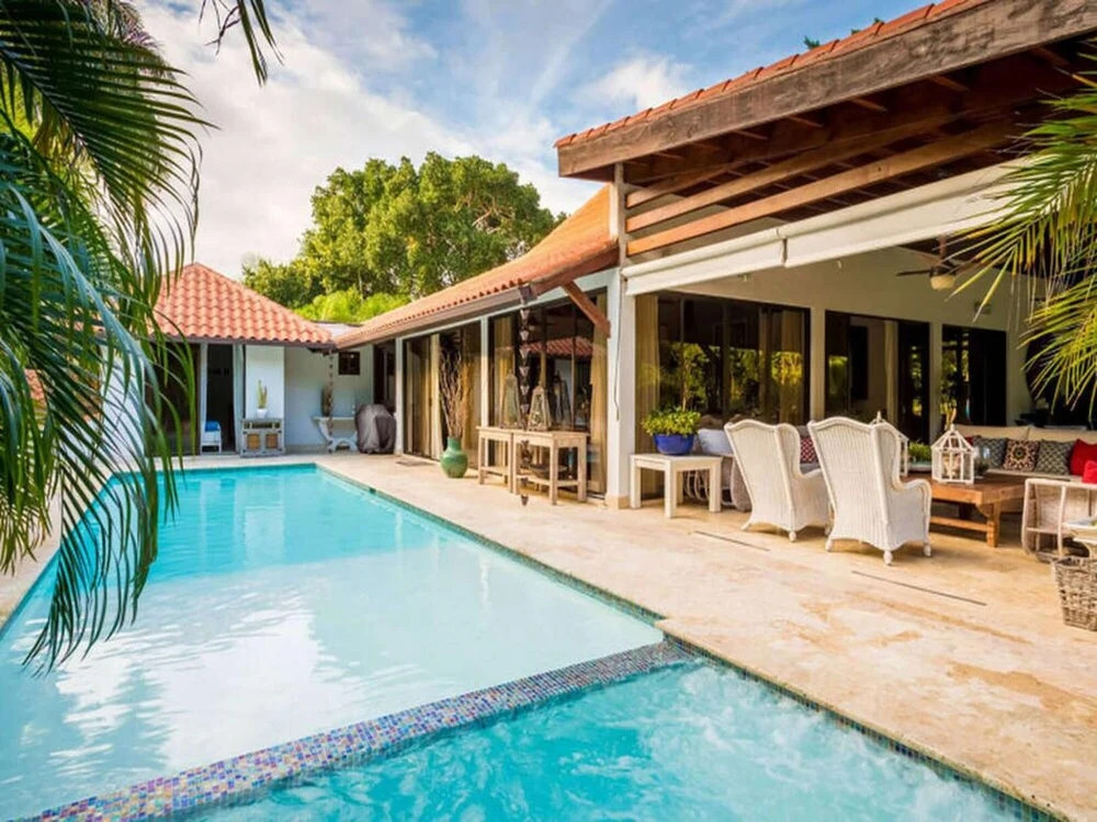 Sunny Vacation Villa 62