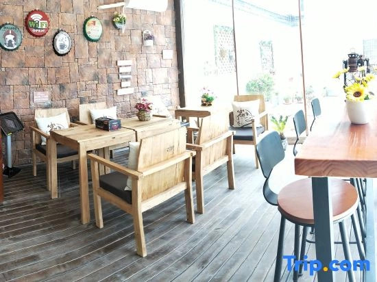 Yanjuke Hostel