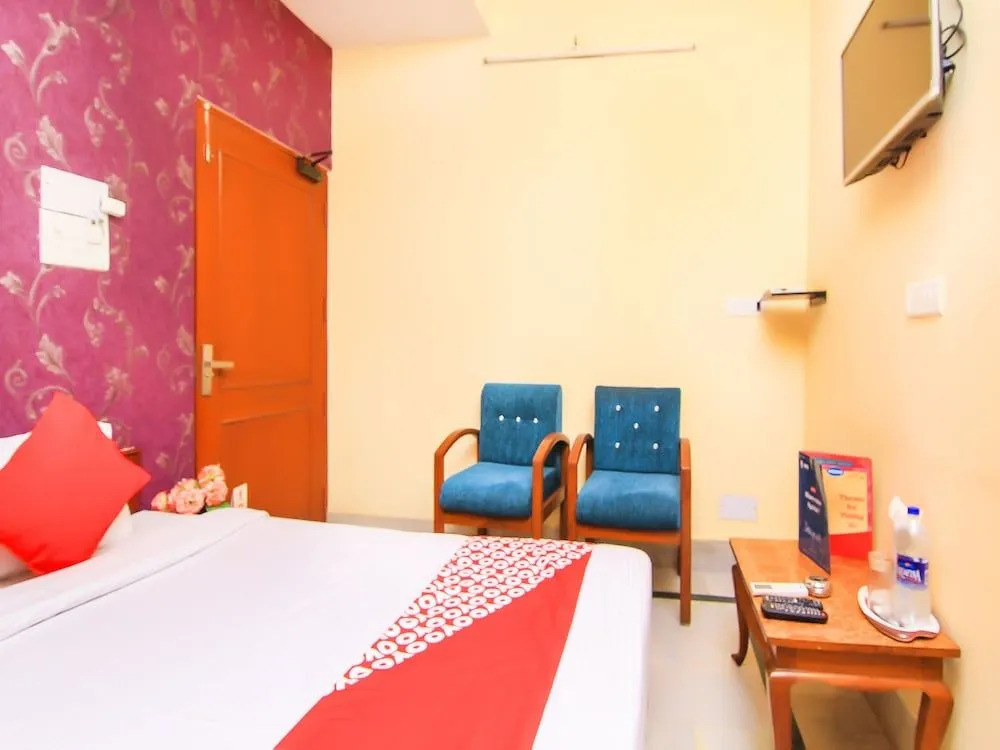 OYO 14932 Hotel Paradise